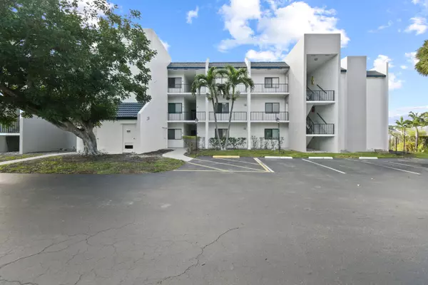 Jupiter, FL 33477,1605 S Us Highway 1 301-V6