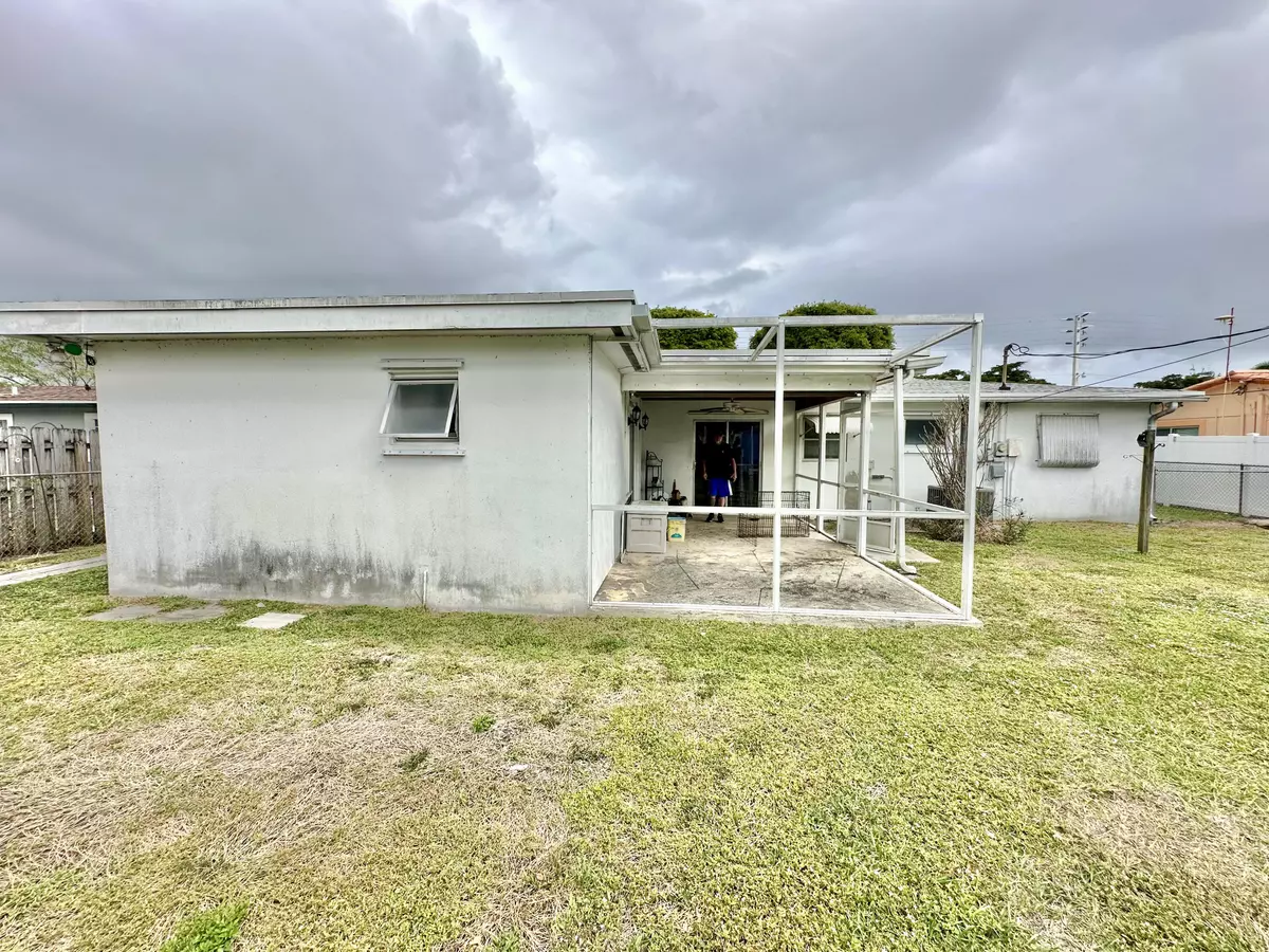 Lake Worth, FL 33461,3831 Engle RD