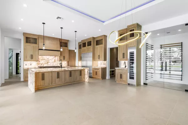 North Palm Beach, FL 33408,107 Bowsprit DR