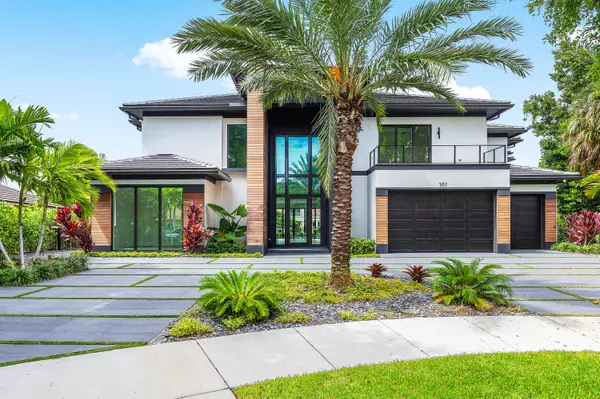 107 Bowsprit DR, North Palm Beach, FL 33408