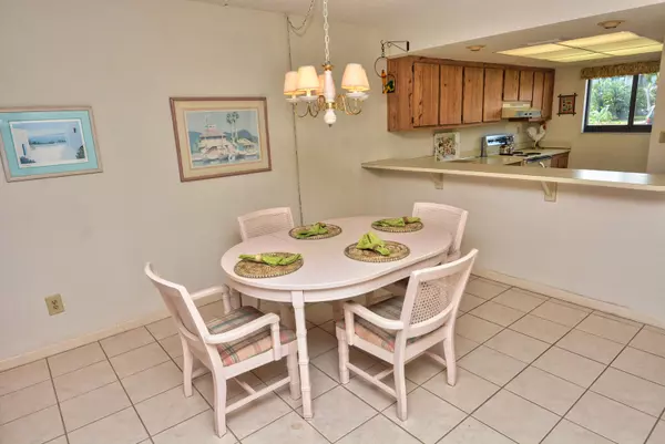 Jensen Beach, FL 34957,1600 NE Dixie HWY 14-102