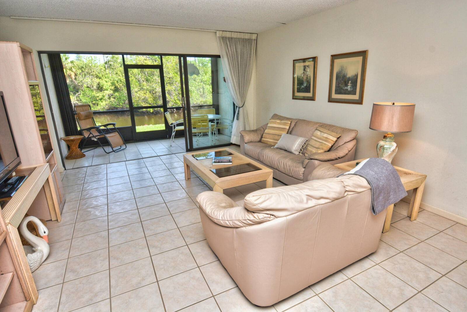Jensen Beach, FL 34957,1600 NE Dixie HWY 14-102