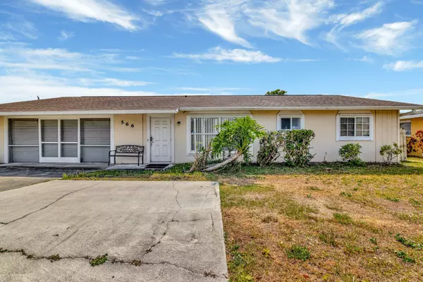 Port Saint Lucie, FL 34983,566 SE Floresta DR