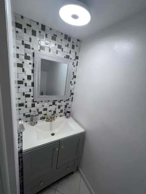 Lake Worth, FL 33467,4455 Luxemburg CT