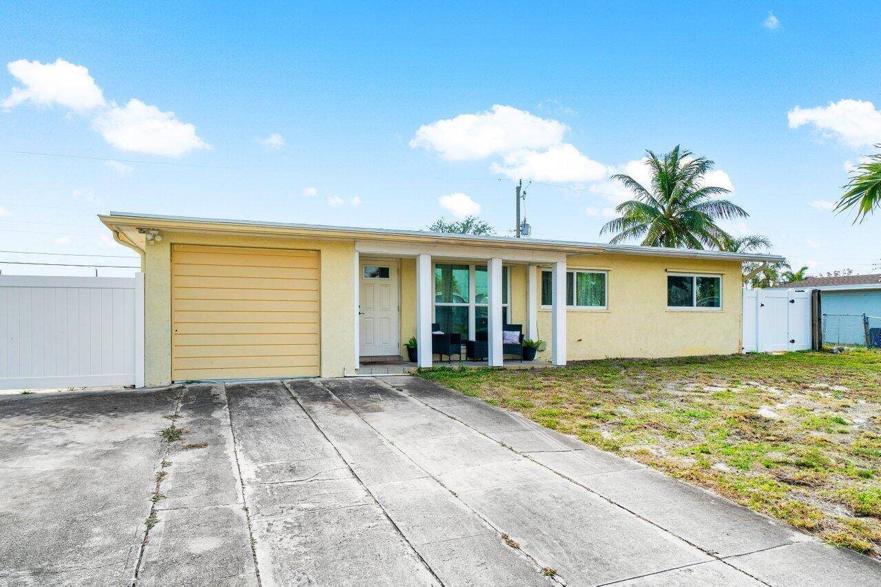 Lantana, FL 33462,814 S 10th ST