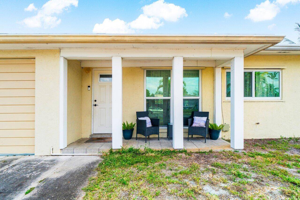 Lantana, FL 33462,814 S 10th ST