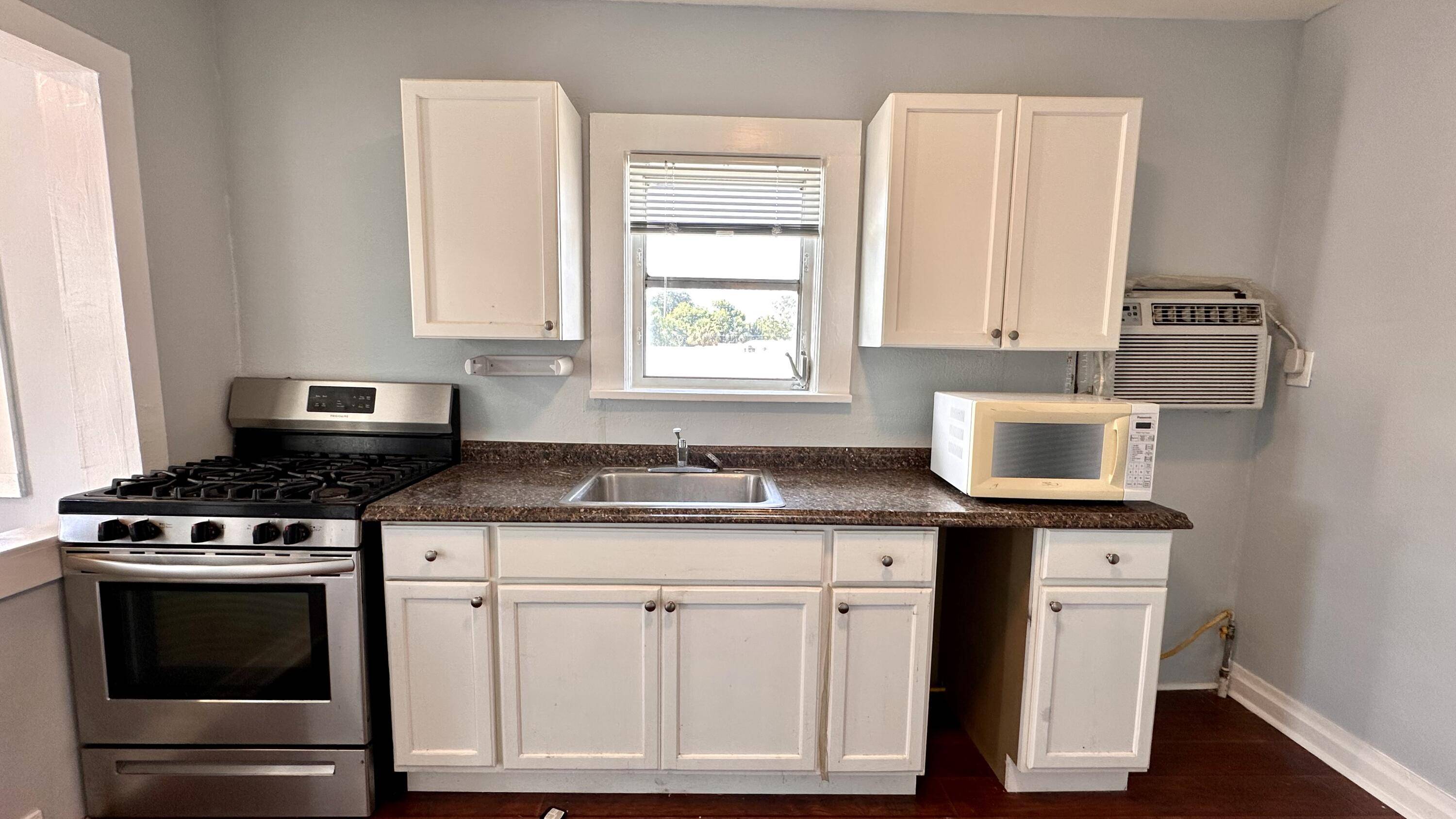 Lake Worth Beach, FL 33460,318 S K ST 4