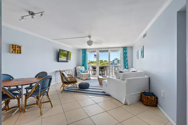 Lantana, FL 33462,231 E Lantana RD 203