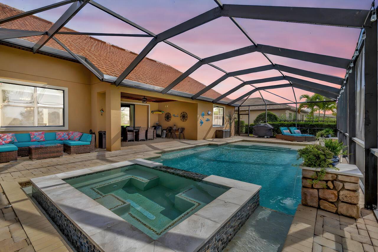 Port Saint Lucie, FL 34984,420 SE Bancroft CT