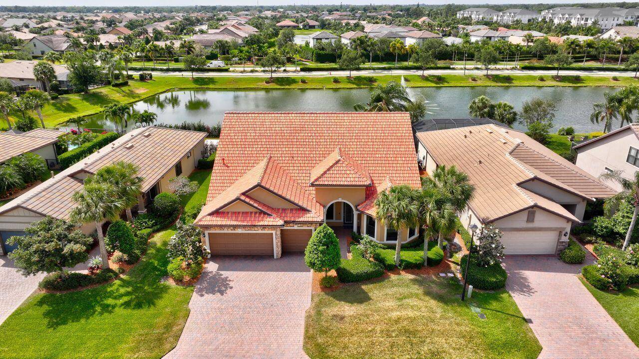 Port Saint Lucie, FL 34984,420 SE Bancroft CT