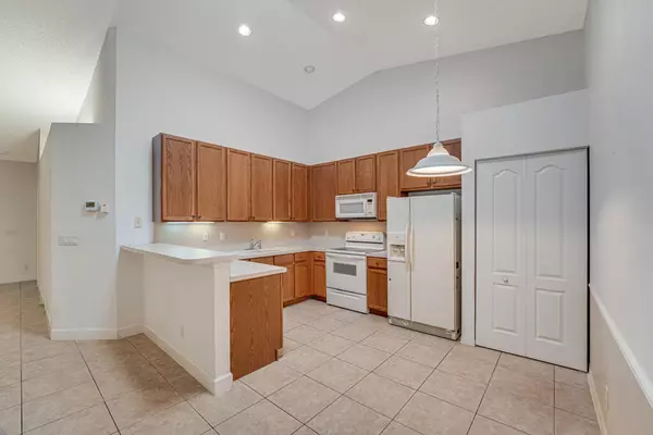Boynton Beach, FL 33472,8466 Logia CIR