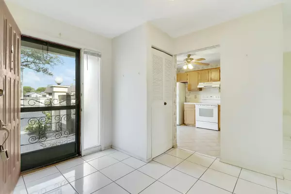 Royal Palm Beach, FL 33411,135 Manchineel CT