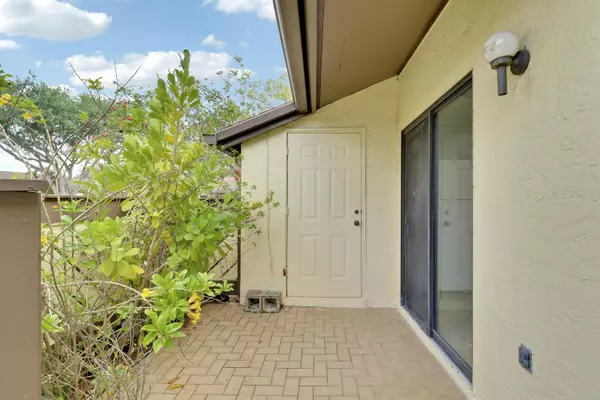 Royal Palm Beach, FL 33411,135 Manchineel CT