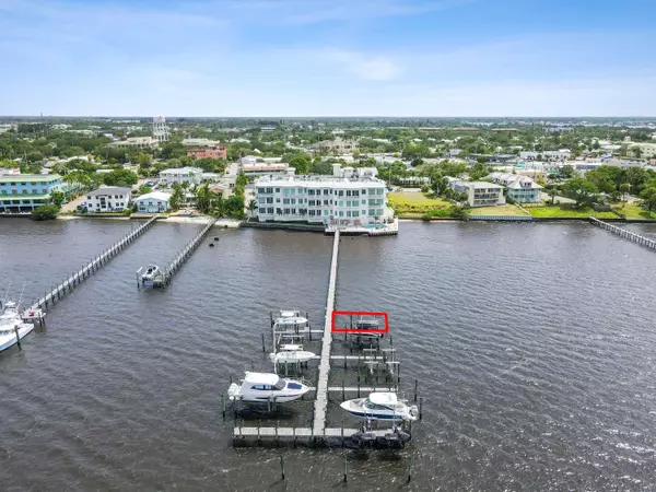 Stuart, FL 34994,53 SE Seminole ST A