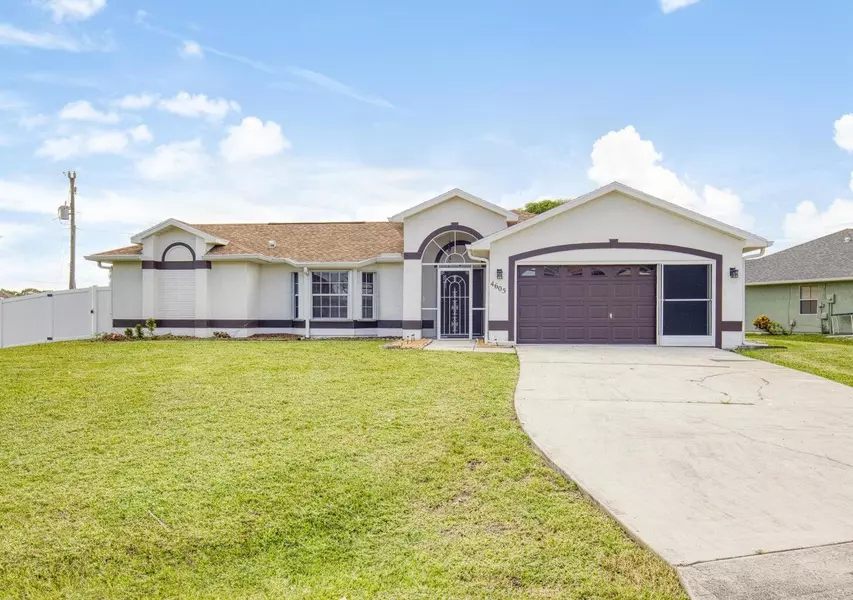 4605 NW Gastonia ST, Port Saint Lucie, FL 34983
