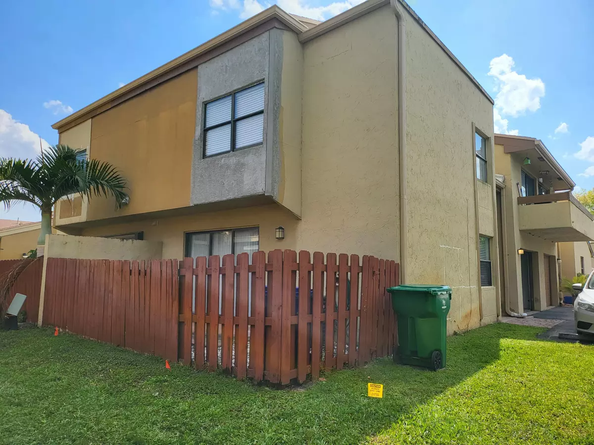 Miramar, FL 33025,2925 E Missionwood CIR C-24