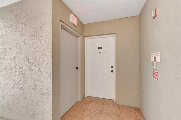 Delray Beach, FL 33484,5910 Morningstar CIR 401