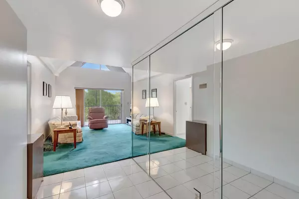 Delray Beach, FL 33484,5910 Morningstar CIR 401