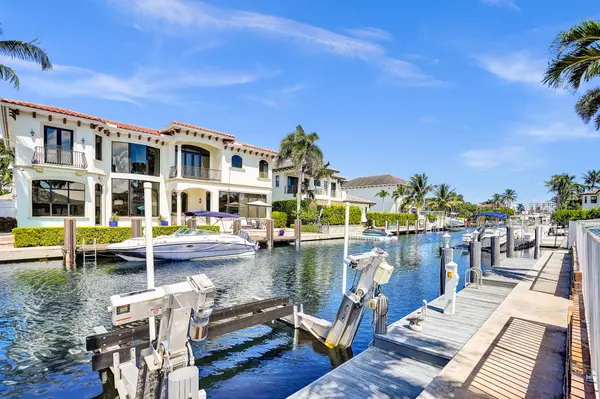 Boca Raton, FL 33487,785 NE 71st ST