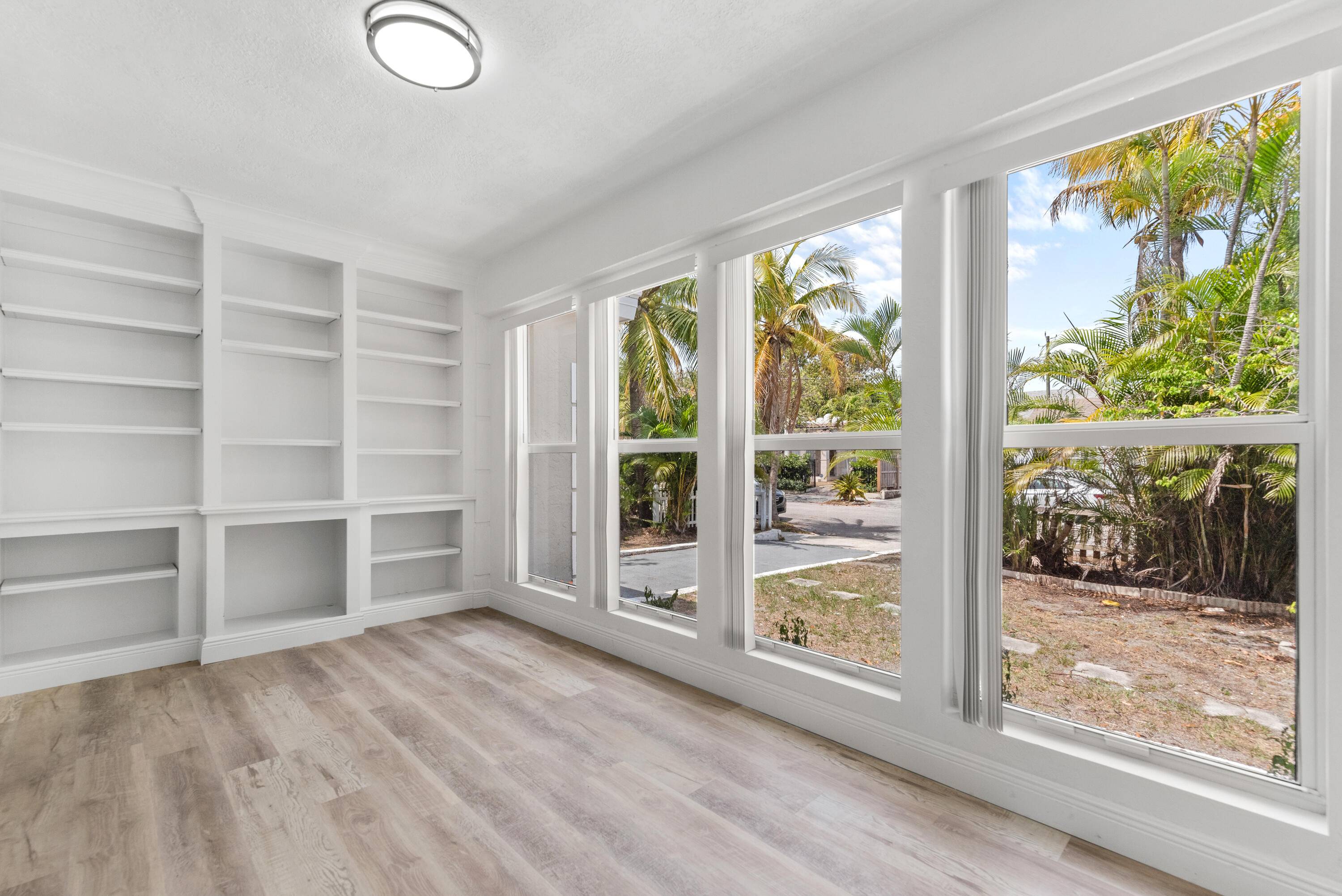 West Palm Beach, FL 33407,518 39th ST