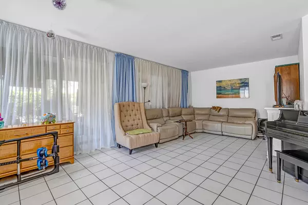 Boca Raton, FL 33433,6807 Via Regina 1