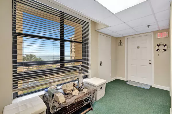 Fort Pierce, FL 34949,2400 S Ocean DR 4351