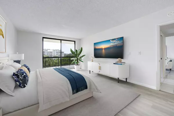 Palm Beach, FL 33480,2778 S Ocean BLVD 306s