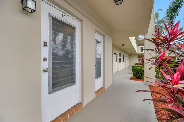 Lighthouse Point, FL 33064,2131 NE 42nd CT 107e