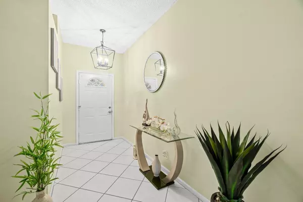 Greenacres, FL 33413,1405 Fairway CIR