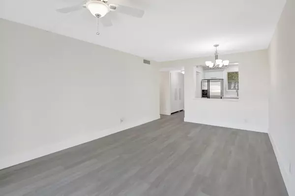 Sunrise, FL 33322,2750 W Sunrise Lakes DR 108