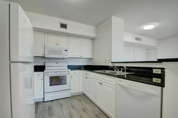 West Palm Beach, FL 33401,651 Okeechobee BLVD 809