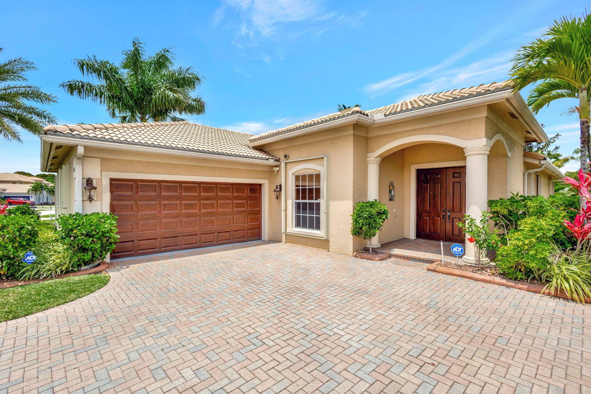 141 Bella Vista WAY, Royal Palm Beach, FL 33411