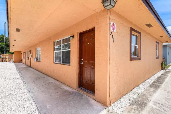 Deerfield Beach, FL 33441,279 SW 1st ST 1-4