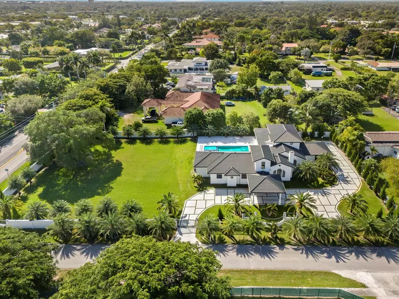 9700 SW 66th ST, Miami, FL 33173