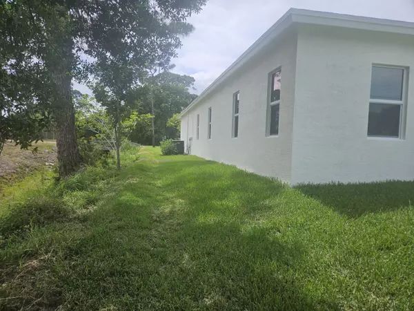 Stuart, FL 34997,5227 SE Isabelita AVE