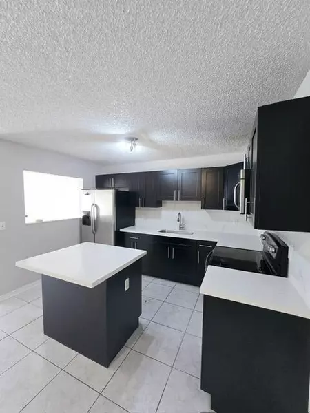 4320 Woodstock DR D, West Palm Beach, FL 33409