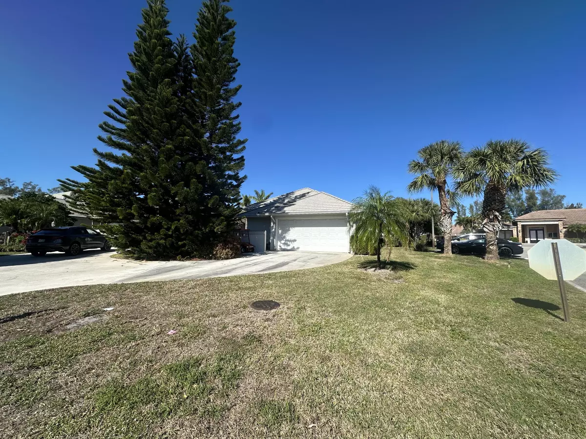 Atlantis, FL 33462,173 Orange Tree DR