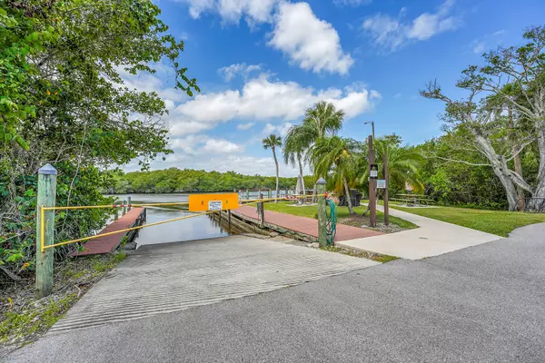Stuart, FL 34997,361 SW South River DR 103