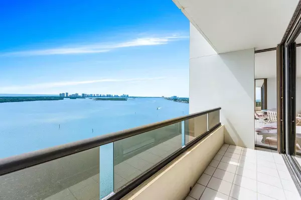 North Palm Beach, FL 33408,100 Lakeshore DR 1557