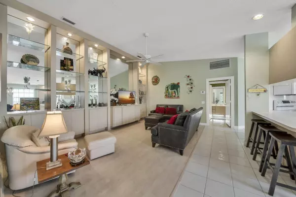 Palm Beach Gardens, FL 33410,4220 Royal Oak DR