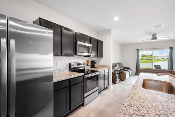 Fort Pierce, FL 34981,834 Persimmon PL