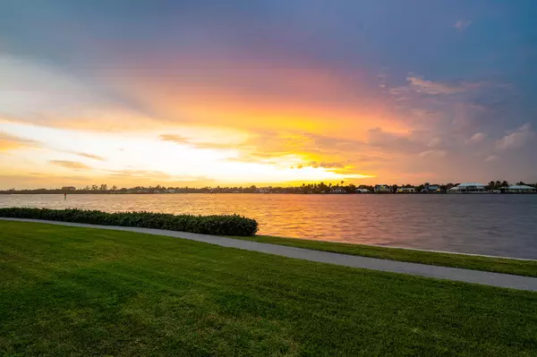 Palm Beach, FL 33480,2180 Ibis Isle RD 5