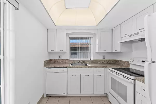 Delray Beach, FL 33484,13648 Coconut Palm CT B