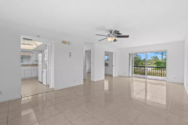 Delray Beach, FL 33484,13648 Coconut Palm CT B