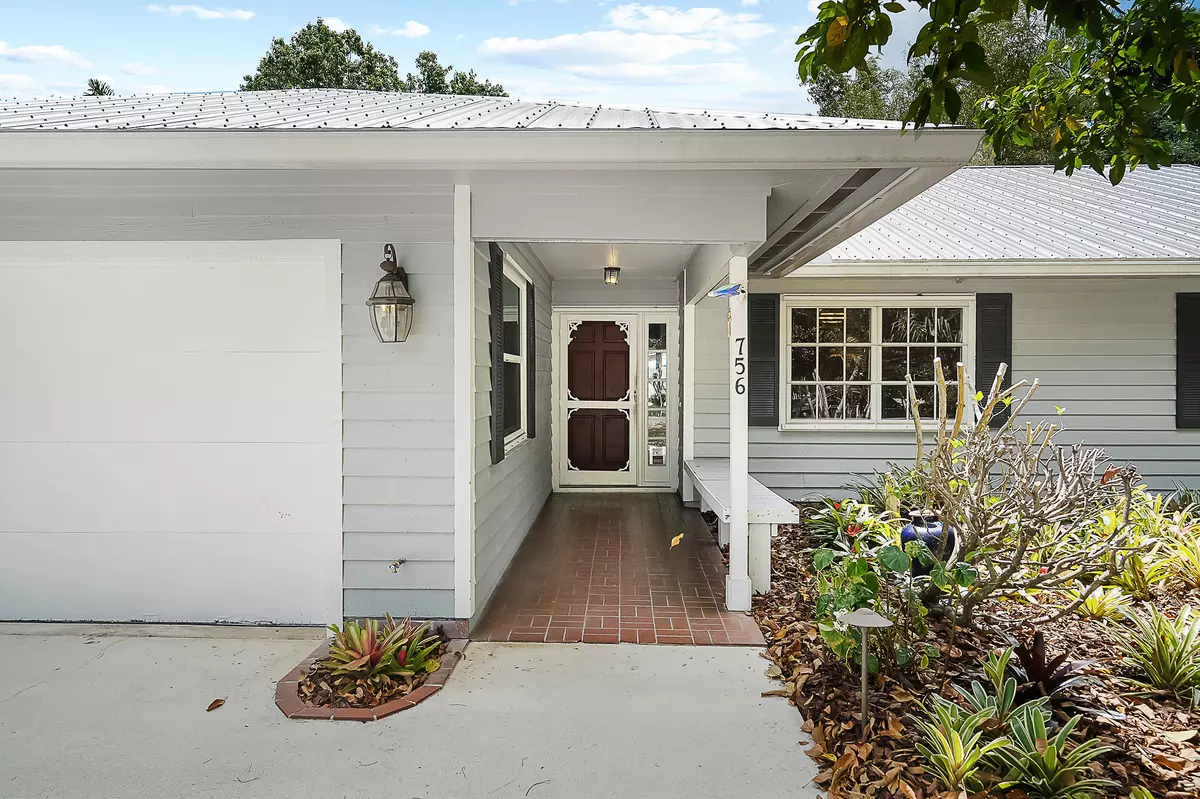 Stuart, FL 34997,756 SW Rustic CIR