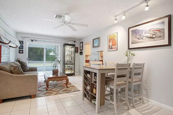 Stuart, FL 34997,5620 SE Paramount DR