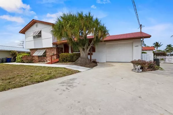 Palm City, FL 34990,1689 SW Coxswain PL