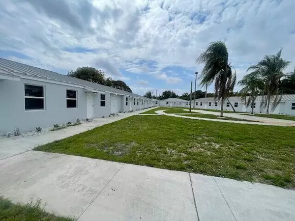 4393 Windsor AVE, West Palm Beach, FL 33407