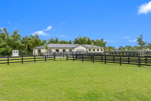 Wellington, FL 33470,16028 Norris RD Stalls