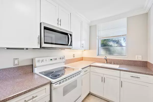 North Palm Beach, FL 33408,109 Paradise Harbour BLVD 307